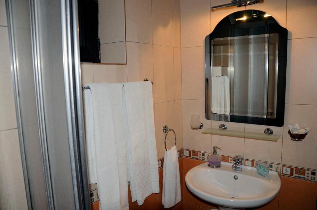 Pension Ambiance Ясси Номер фото