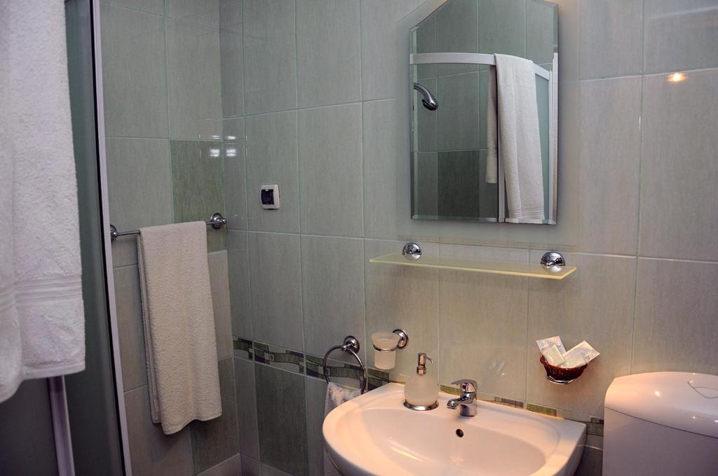 Pension Ambiance Ясси Номер фото
